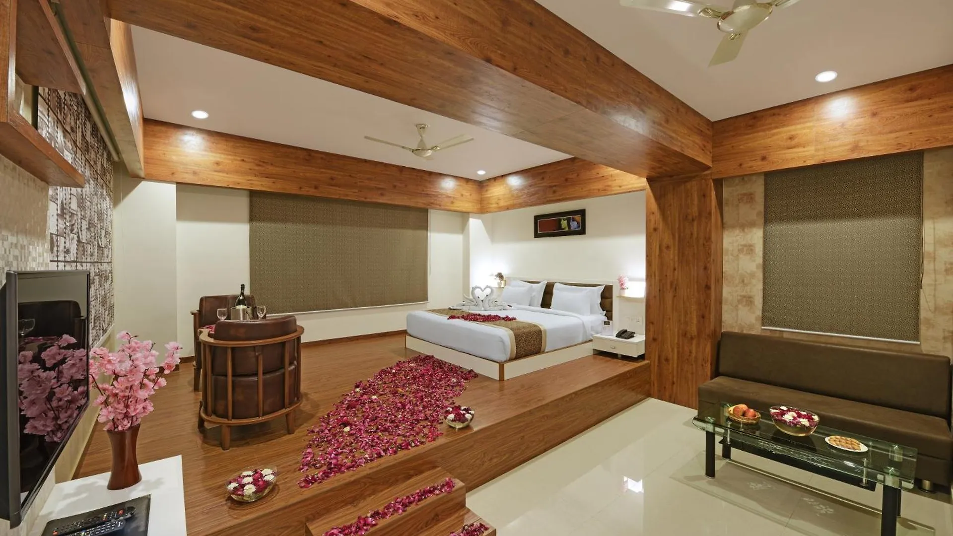 ***  Hotel The Rising Dabok India